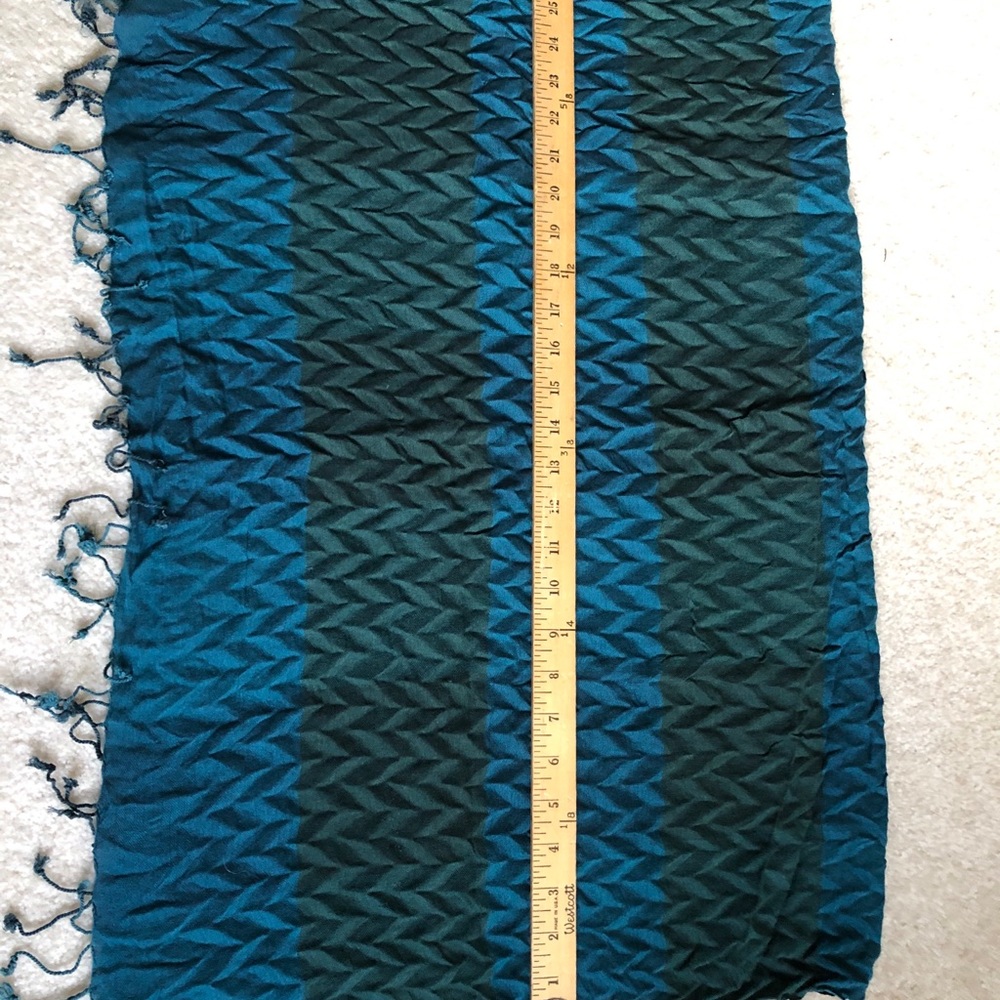 Cold water creek crinkly shawl